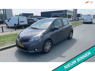 Toyota Yaris 1.3 VVT-i 100pk 2e eigenaar 5-deurs Airco Trekhaak Degelijk