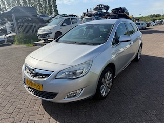 Opel Astra Sports Tourer 1.4 Turbo Cosmo lees beschrijving