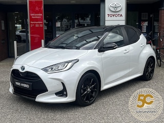 Toyota Yaris 1.5 Hybrid Executive HEAD-UP KEYLESS JBL-AUDIO STOEL/STUURVERWARMING PARK-SENSOREN LM-VELGEN 18" APPLE/ANDROID