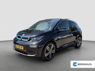 BMW i3 Executive Edition 120Ah 42 kWh SOH 96% | Elektrisch glazen panoramadak | Camera | Stoelverwarming | 20 inch lmv | Full LED | Parkeersensoren |