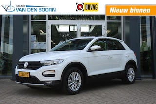 Volkswagen T-Roc 1.5 TSI Style, Stuur- en Stoelverwarming, Trekhaak, PDC rondom etc.