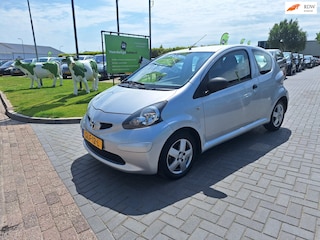 Toyota Aygo 1.0-12V / 104.194 km! / APK mei 2027