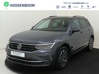 Volkswagen Tiguan 1.4 TSI eHybrid Life | SoH 93% | Trekhaak | Parkeerassistent | Stoel- en stuurwielverwarming | Navigatie | Dodehoek detectie | Achteruitrijcamera | Adaptieve cruise control |