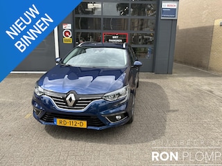Renault Mégane Estate 1.2 TCe Bose / Airco clima/ Navigatie/ Cruise/ Apple carplay/ PDC/ LED/ LMV/ Trekhaak/ Half lederen bekl