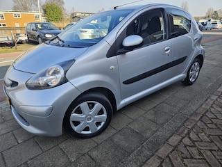 Toyota Aygo 1.0-12V Comfort | Centr.vergrendeling | Elektrische ramen | Lage