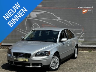 Volvo S40 2.4 Momentum Uniek,1ste eigenaar,Xennon,Cruisecontrol,Stoelv,Garantie.