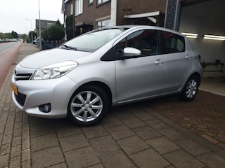 Toyota Yaris 1.0 VVT-i Aspiration | Airco | L.M velgen | Trekhaak