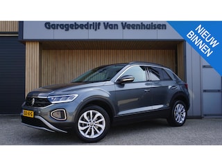 Volkswagen T-Roc 1.5 TSI 150pk DSG Life Business *Facelift* Virtual App-Connect 17inch LM Stoelverwarming *Zeer Nette T-Roc* 45226km!
