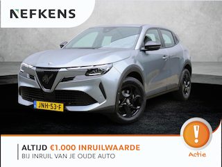Alfa Romeo Junior 1.2 Hybrid Ibrida 145pk Automaat | Elektrische Achterklep | Navigatie | Climate Control | Adaptieve Cruise Control | Camera | 17" LMV | Matrix-LED Koplampen | Dodehoekdetectie | Keyless Entry/Start | Apple Carplay/Android Auto |