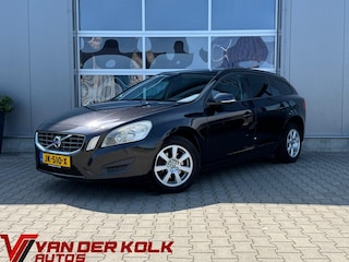 Volvo V60 2.0 D3 | Cruise | Navigatie | Climate | Trekhaak | Sensoren