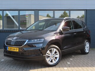 Skoda Karoq 1.5 TSI ACT Style DSG | stuurwielverwarming | trekhaak wegklapbaar | sportstoelen | camera | adaptive cruise | voorstoelen + achterbank verwarmd