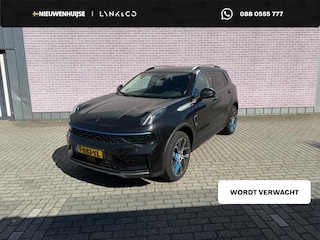 Lynk & Co 01 1.5 Plug-in Hybrid | PHEV | Panoramadak | Infiniti Audio | Keyless Entry | Elektrische Achterklep | Achteruitrijcamera | Parkeersensoren | Navigatie | Apple Carplay | Android Auto