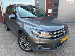 Volkswagen Tiguan 1.4 TSI Sport&Style / Park Assist / Navi / PDC / Keyless / Cruise