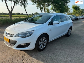 Opel Astra Sports Tourer 1.4 Business + Airco/Scherm Navigatie