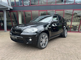 BMW X5 xDrive50i High Executive | 1e eigenaar | Full option | Soft Close | M-Sport | Dealer onderhouden |
