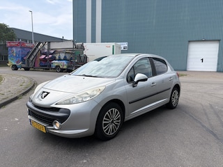 Peugeot 207 1.4 VTi X-line 5-Deurs 96 PK. Zuinige en fijn rijdende auto !!!