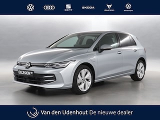 Volkswagen Golf 1.5 eHybrid 204 pk Life Edition DSG / Stoel en stuurwielverwarming / App Connect