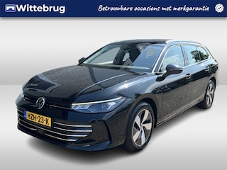 Volkswagen Passat Variant 1.5 eTSI Elegance Business / AUTOMAAT/ ACC/ DODEHOEK/ PARK.SENSOREN V+A/ CAMERA/ STUUR+STOELVERWARM./ MASSAGE/ APP-CONNECT/ ELEK.ACHTERKLEP/ KEYLESS/ DIGITAL DASH/ NAVI/ DAB/ CLIMA/ LED/ 17'' LMV