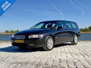 Volvo V70 2.4 Momentum|Nieuwe D-Riem|Leer|Cruise