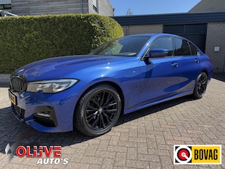 BMW 318i High Executive / M-Sport / Carplay