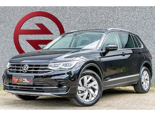 Volkswagen Tiguan Elegance Business / Pano / Trekhaak / Leder / DAB+ / Carplay