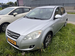 Kia Ceed cee'd 1.6 X-clusive LET OP handel/export defecte transmissie