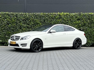 Mercedes-Benz Coupé 180 Edition 1 AMG PAKKET, FACELIFT, PANORAMADAK, H/K SOUND, CRUISE CONTROL, CLIMATE CONTROL, STOELVERWARMING, PDC, LICHTMETAAL 19"