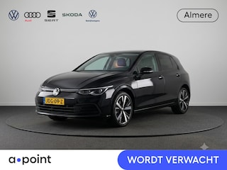 Volkswagen Golf 1.5 eHybrid Life Edition 204 pk Automaat (DSG) | Verlengde garantie | Navigatie via App | Panoramadak | Parkeersensoren (Park assist) | Achteruitrijcamera |