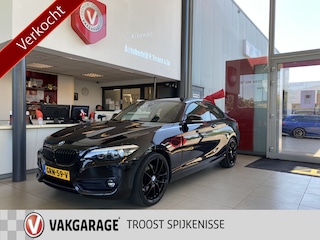 BMW 2-serie Coupé 230i High Executive,Automaat,Navigatie,Parkeerassistent,Spraakbediening,Elektrischbedienbarestoelen met Geheugen&Stoelverwarming,Keyless,Sensoren V&A,19 Inch Lmv