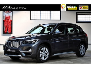 BMW X1 sDrive20i Business Edition Plus | Sportstoelen | Head-Up | 17 inch | trekhaak | NL auto | 1e eigenaar | BTW |
