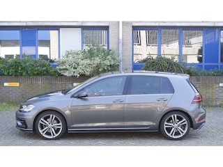 Volkswagen Golf 1.5 TSI Highline Business R-Line Aut. * NL AUTO *