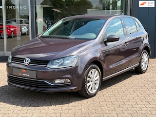 Volkswagen Polo 2015 1.0 Highline Bluemotion tech Cruise / PDC /