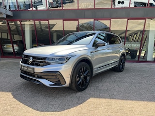 Volkswagen Tiguan 2.0 TSI 4Motion Highline Business R | Nieuwstaat | IQ | ACC | Stoel/Stuurverw. | Camera | Sfeer |