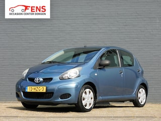 Toyota Aygo 1.0-12V Access 2e EIGENAAR! NET GROOT ONDERHOUD GEHAD! 5-DEURS! AUX!