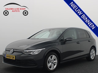 Volkswagen Golf 1.0 eTSI Life AUTOMAAT / TREKHAAK / SFEER / CARPLAY / NAVI / CLIMA / PDC / ACC / DAB+ / NL-AUTO