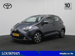 Toyota Aygo 1.0 VVT-i x-play Automaat | Apple Carplay/Android Auto | Achteruitrijcamera | LM velgen |