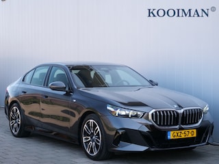 BMW 520i 208 Pk Automaat M-pakket / Leer / Navi / DAB / Apple Carplay / Stoelkoeling