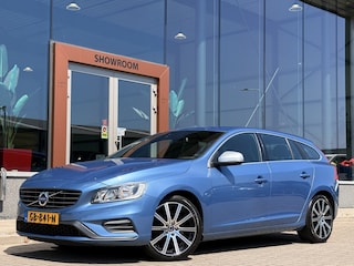 Volvo V60 1.6 T3 R-Design | Afn Trekhaak | Cruise | Parkeersensoren | Bluetooth | Leder |