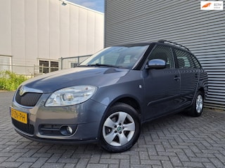 Skoda Fabia Combi 1.6-16V Elegance AIRCO CRUISE TREKHAAK 2 X SLEUTELS
