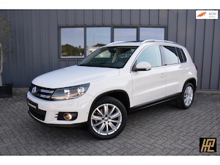 Volkswagen Tiguan 1.4 TSI 160pk Sport & Style * Panorama * Alcantara * Parkassistent * 18" New York * Stoelverwarming * ECC * Mooi