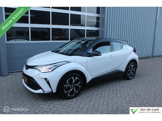 Toyota C-HR 1.8 Hybrid Dynamic | NL Auto Boekjes | Trekhaak | Parkeersensoren voor en achter |