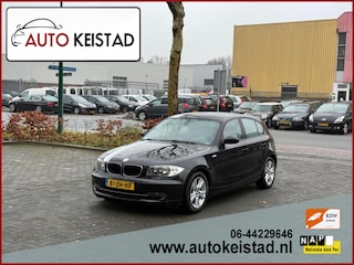 BMW 116i AUTOMAAT CLIMA/CRUISE/NAVIGATIE! 1 JAAR APK!