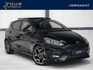Ford Fiesta 1.5 EcoBoost ST-3 | Panoramadak | B&O | Recaro | LED | Adaptive | Camera