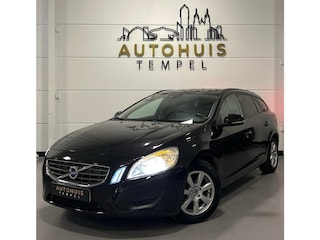 Volvo V60 1.6 D2 Momentum Airco Trekhaak Cruise Bluetooth Parkeersensoren Isofix Centrale Deurvergrendeling