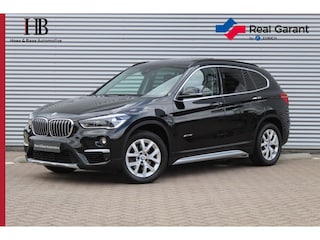 BMW X1 sDrive18i Pano/Headup/Stoelverw/Leder/Sportstoelen