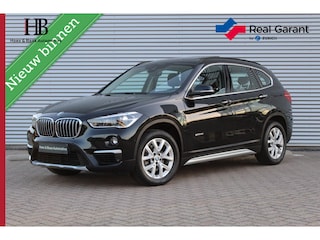 BMW X1 sDrive18i Pano/Headup/Stoelverw/Leder/Sportstoelen