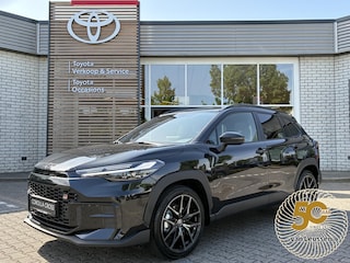 Toyota Corolla Cross HYBRID 180 GR SPORT NIEUW & DIRECT LEVERBAAR!!! PANO-DAK JBL-AUDIO STOEL-STUURVERW BLIND-SPOT PARK-SENSOREN 19" LM-VELGEN