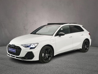 Audi A3 Sportback 40 TFSI e S edition | Panorama Dak | Adaptieve Cruise | Camera | Head-up | Matrix Led | Apple/Android Play | Comfort-pakket plus | Licht-pakket | Assistentie Pakket |