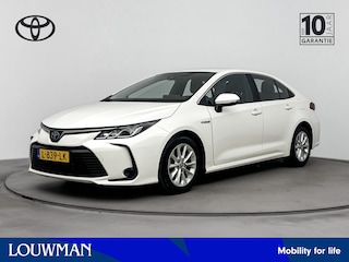 Toyota Corolla Sedan 1.8 Hybrid Active | NL-Auto | Apple Carplay/Android Auto | Parkeercamera | Onderweg-naar-dealer