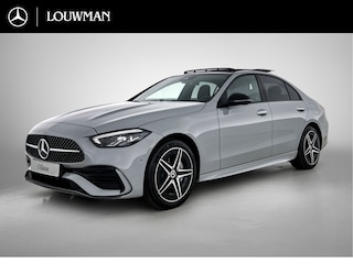 Mercedes-Benz C-klasse 300 e Business Solution AMG | Nightpakket | Comfortpakket Plus | Trekhaak | Burmester® 3D surround sound | Panoramaschuifdak | Middenconsole metaalstructuur | GUARD 360° Plus | 360° camera | 18'' vijfspaaks AMG-velgen |
